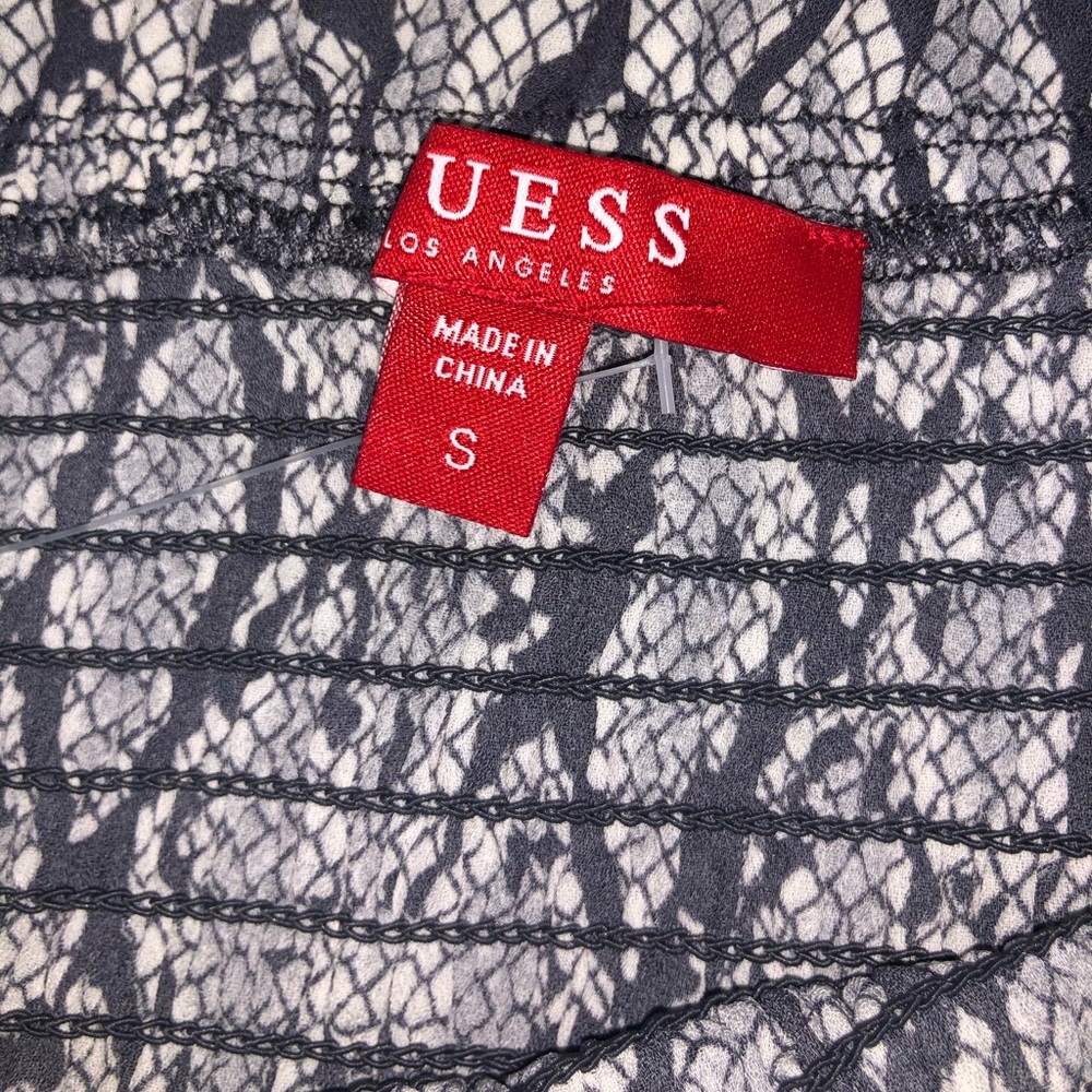 Snake skin sleeveless top!!! - Picture 5 of 5